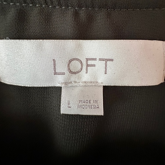 Loft Olive Green Blouse Size Large
Lined Lightweight Office Church Career Dress - Picture 5 of 7